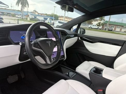 Used 2020 Tesla Model X Long Range AWD/4WD image 4