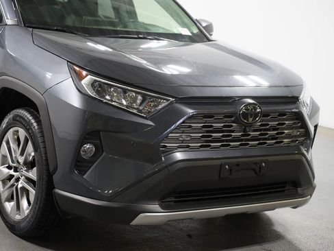 Used 2019 Toyota RAV4 Limited w/ Advanced Technology Package AWD/4WD image 4