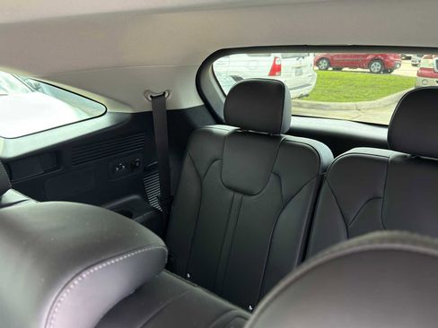 Certified 2024 Kia Sorento S w/ Panoramic Sunroof Package AWD/4WD image 28