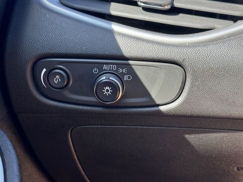 Used 2022 Chevrolet Malibu LT image 14