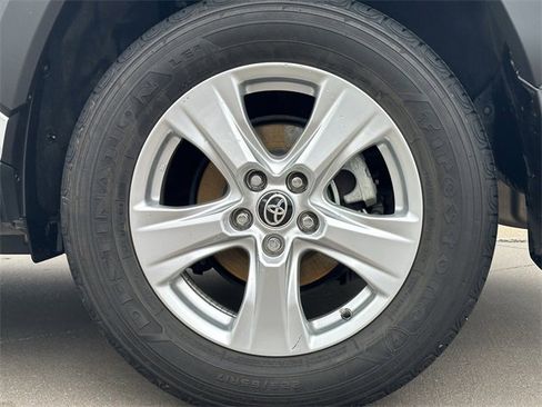 Certified 2021 Toyota RAV4 XLE image 10