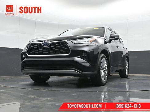 Used 2023 Toyota Highlander Platinum AWD/4WD image 46