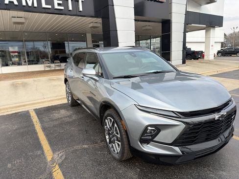 Used 2024 Chevrolet Blazer RS image 3