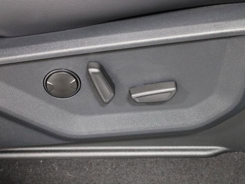 New 2026 Ford F250 Lariat w/ Black Appearance Package image 31