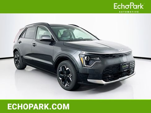 Used 2023 Kia Niro Wind w/ Wind Preserve Package FWD image 1