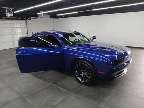 Used 2019 Dodge Challenger SXT w/ Blacktop Package RWD image 37