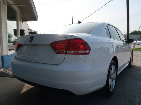 Used 2013 Volkswagen Passat TDI SE FWD image 8