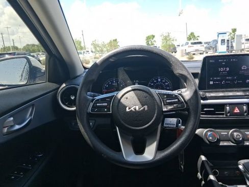 Used 2024 Kia Forte LXS w/ LXS Technology Package FWD image 8