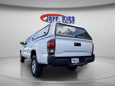 Used 2022 Toyota Tacoma SR image 5