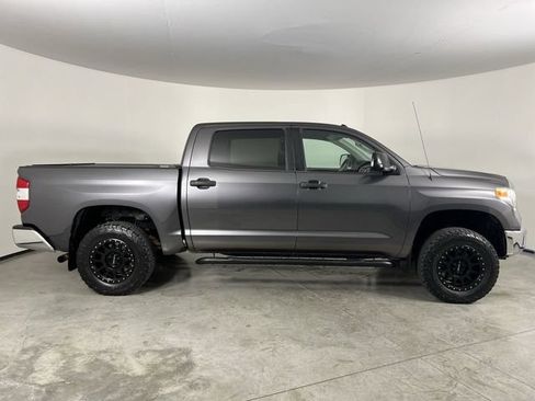 Used 2017 Toyota Tundra SR5 w/ TRD Off Road Package AWD/4WD image 9