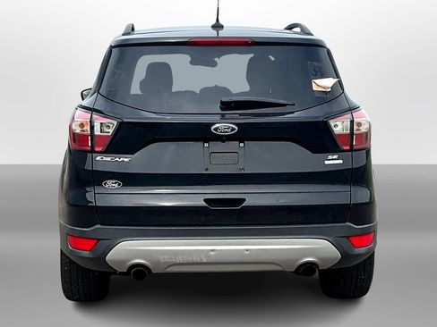 Used 2018 Ford Escape SE w/ SE Sync 3 Package FWD image 4