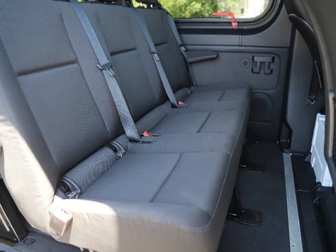 Used 2024 Mercedes-Benz Sprinter 2500 image 39
