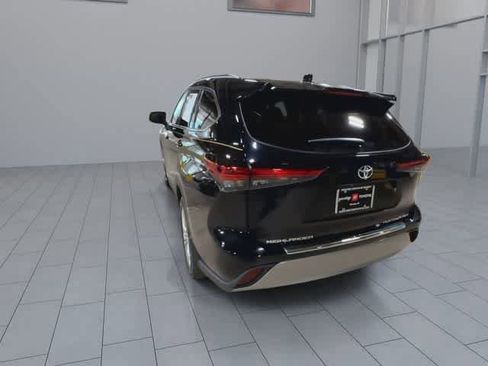 Used 2023 Toyota Highlander Platinum AWD/4WD image 7