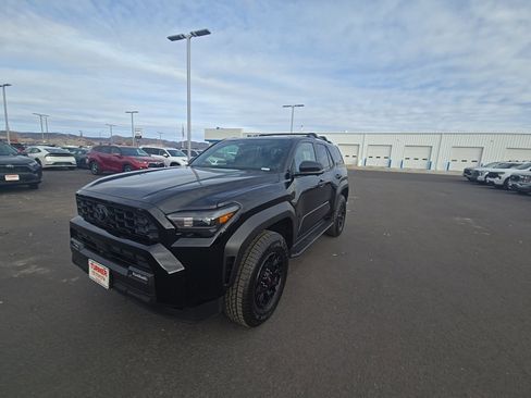 New 2025 Toyota 4Runner TRD Off-Road Premium image 8
