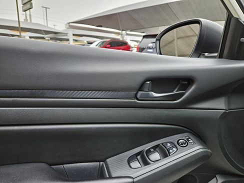 Used 2024 Nissan Altima 2.5 S image 10