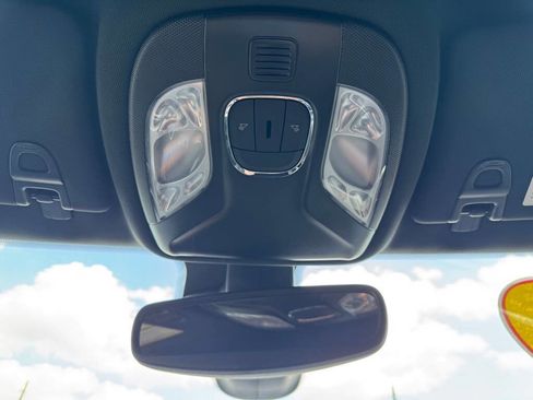 Used 2023 Jeep Compass Limited image 33