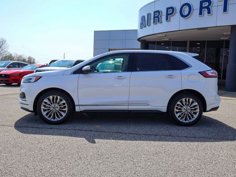 Used 2024 Ford Edge Titanium w/ Titanium Elite Package image 2