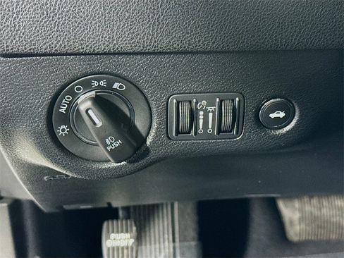 Used 2022 Chrysler 300 S w/ Comfort Group image 10