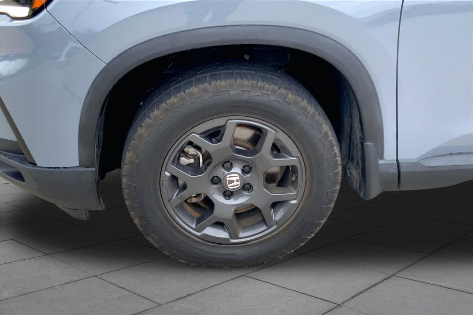 Used 2024 Honda Pilot TrailSport image 11