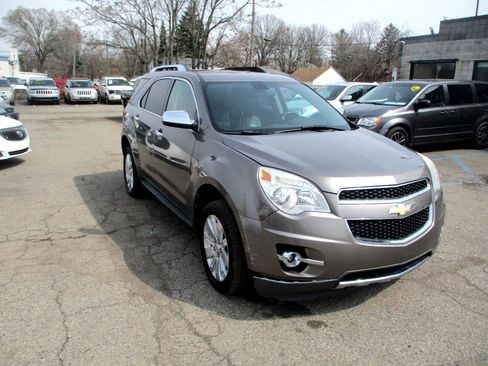 Used 2011 Chevrolet Equinox LT w/ Chrome Appearance Package image 1