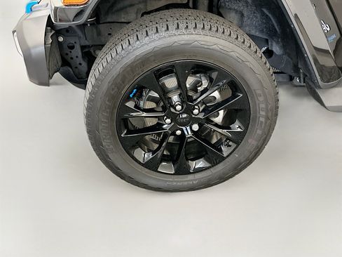 Used 2022 Jeep Wrangler Sahara w/ Cold Weather Group image 11