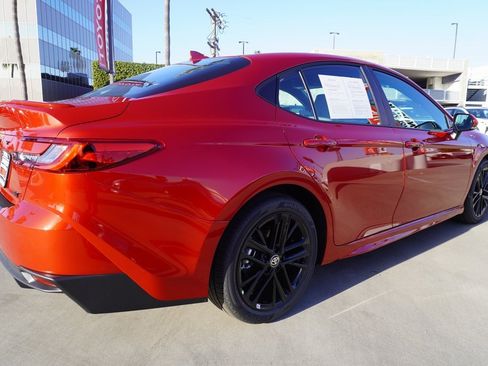 Used 2026 Toyota Camry SE image 7