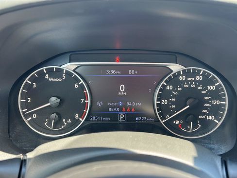 Used 2023 Nissan Altima 2.5 SR FWD image 10