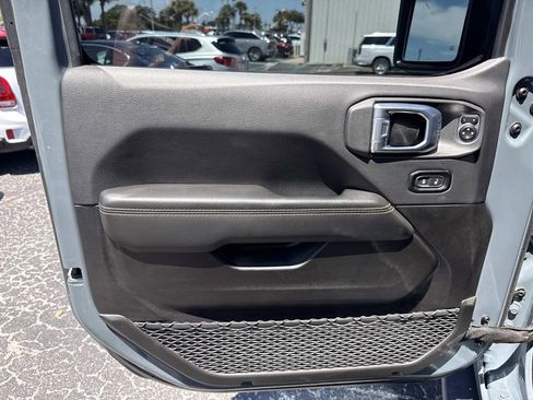 Used 2024 Jeep Wrangler Unlimited Rubicon 392 AWD/4WD image 18