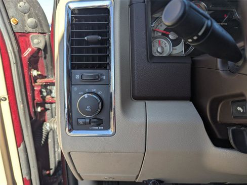 Used 2018 RAM 1500 Laramie Longhorn w/ Longhorn Southfork Package image 28