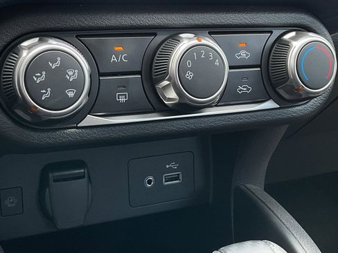 New 2025 Nissan Versa SV w/ Trunk Package image 29