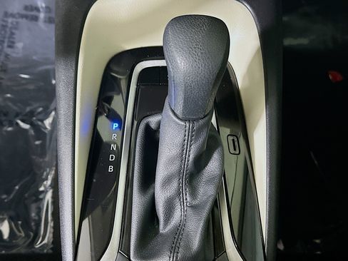 Used 2025 Toyota Corolla LE image 20