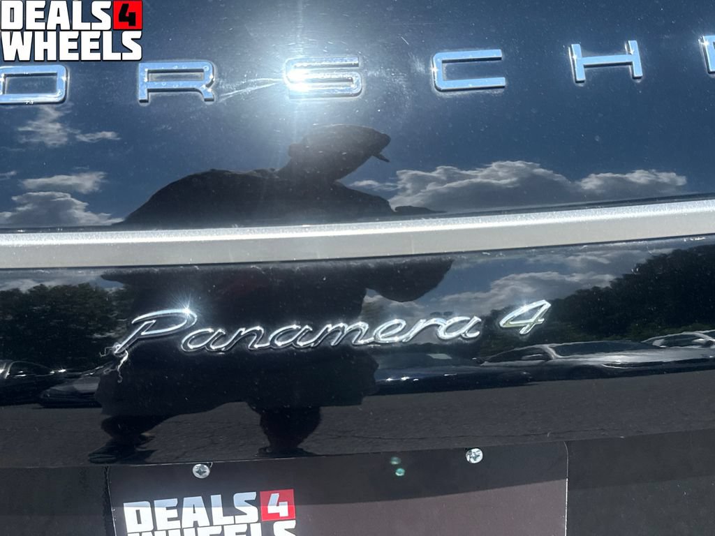 Used 2013 Porsche Panamera 4 Platinum Edition w/ Sport Chrono Pkg AWD/4WD image 43