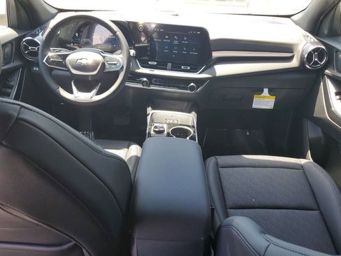 New 2026 Chevrolet Equinox LT w/ Convenience Package II FWD image 11