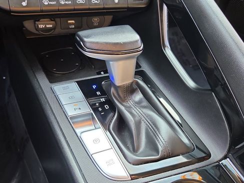 Used 2024 Hyundai Elantra Limited image 23