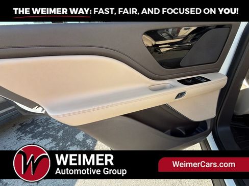 Used 2022 Lincoln Aviator AWD w/ Premium Package image 14