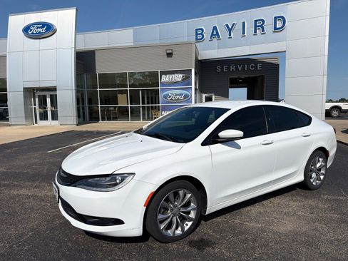 Used 2015 Chrysler 200 S FWD image 1
