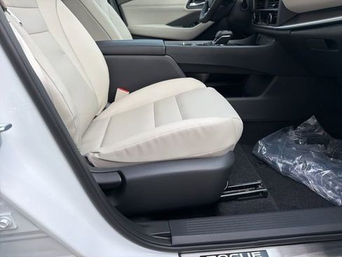 New 2026 Nissan Rogue SV FWD image 23