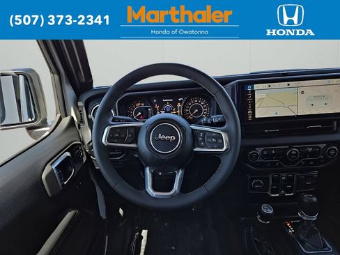Used 2024 Jeep Wrangler Unlimited Sahara w/ Technology Group AWD/4WD image 24