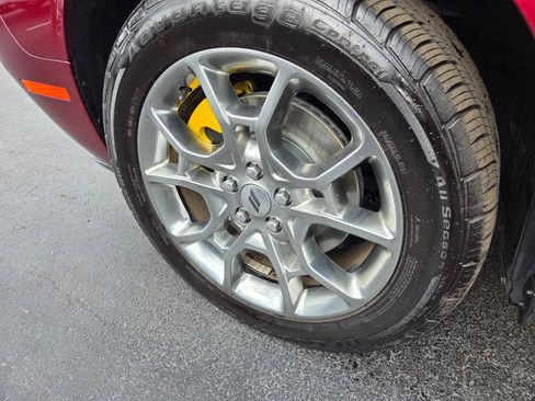 Used 2017 Dodge Challenger GT w/ Driver Convenience Group image 11