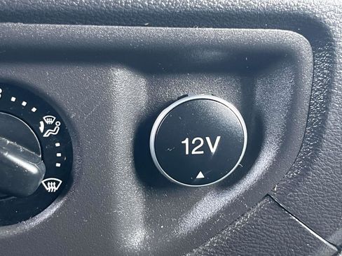 Used 2015 Ford Transit 150 XLT RWD image 18