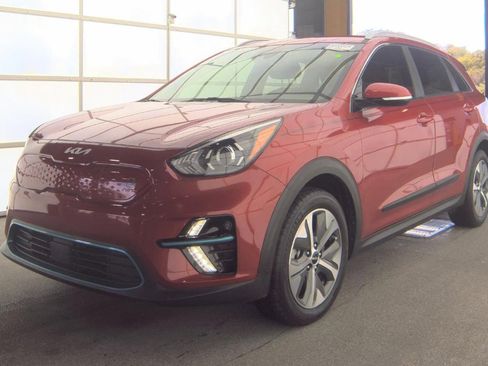 Used 2022 Kia Niro EX image 1