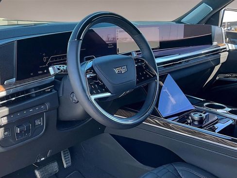 Used 2025 Cadillac Escalade Sport Platinum w/ LPO, ONYX Package image 13