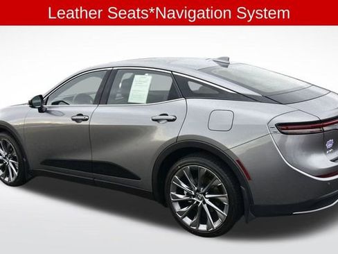 Used 2023 Toyota Crown Limited image 3