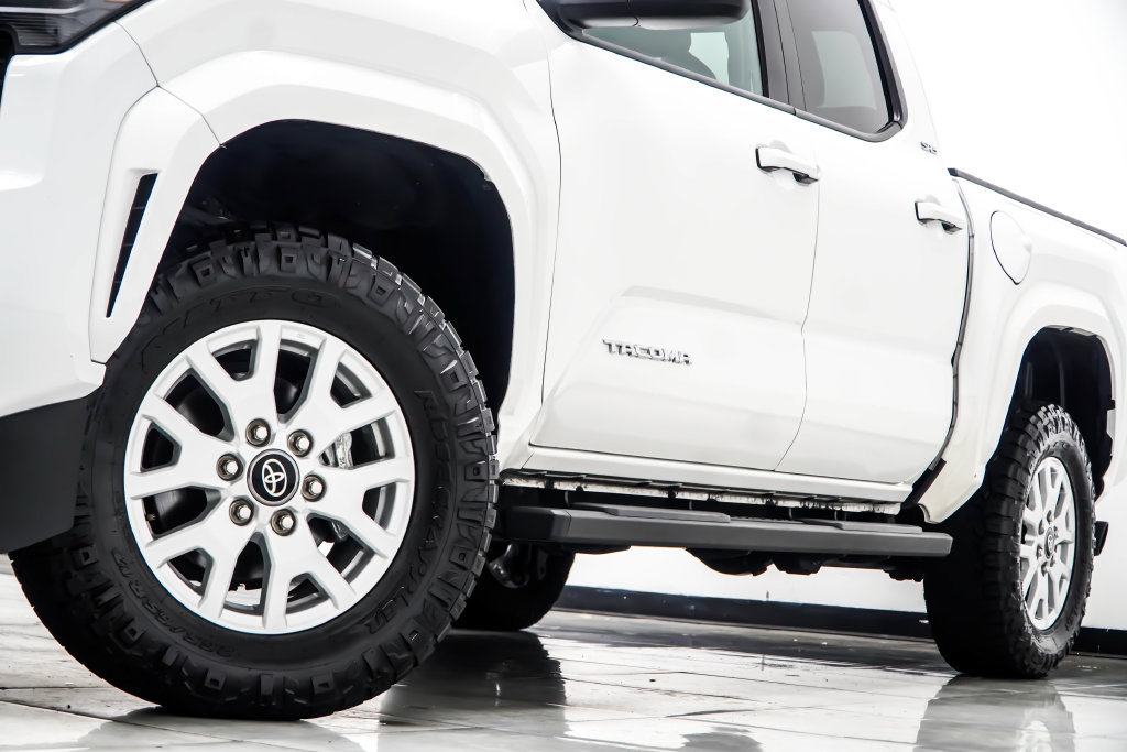 Used 2024 Toyota Tacoma SR5 RWD image 4