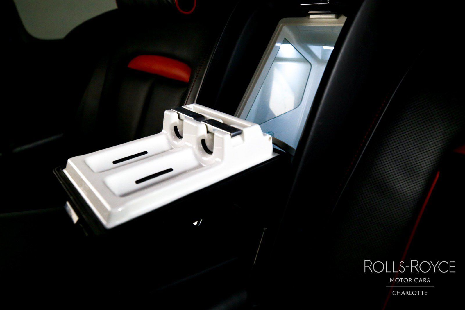 Used 2020 Rolls-Royce Cullinan Black Badge AWD/4WD image 21