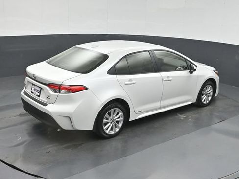 Used 2026 Toyota Corolla LE w/ LE Premium Package AWD/4WD image 39