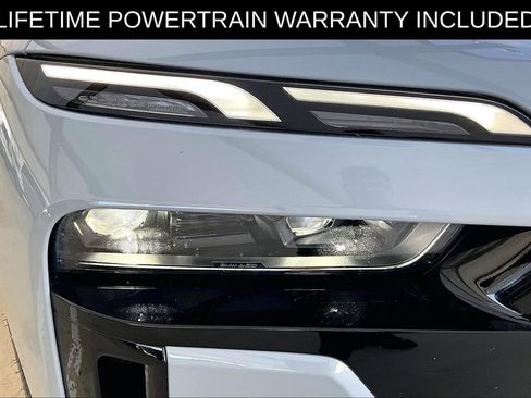 Used 2025 BMW 740i xDrive image 38