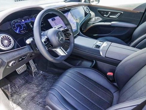 New 2022 Mercedes-Benz EQS 580 4MATIC Sedan image 16