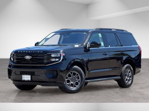 Used 2025 Ford Expedition Active RWD image 2