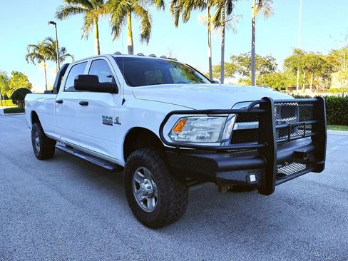 Used 2018 RAM 2500 Tradesman w/ Chrome Appearance Group image 4